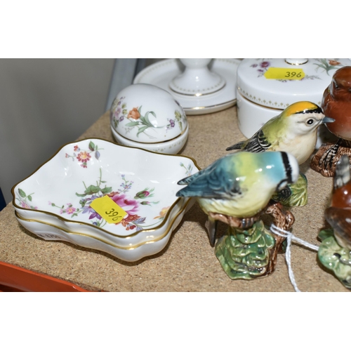 396 - A GROUP OF COLLECTABLE ORNAMENTS FROM NAMED MANUFACTURERS to include six Beswick birds comprising Wr... 