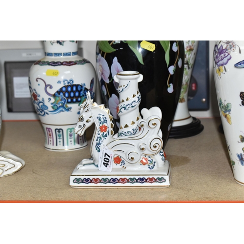 407 - A GROUP OF SEVEN LARGE FRANKLIN MINT PORCELAIN ORNAMENTS to include five vases comprising the vase o... 