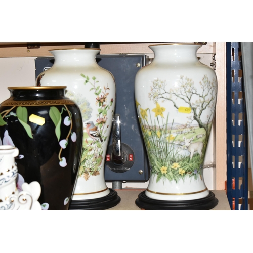 407 - A GROUP OF SEVEN LARGE FRANKLIN MINT PORCELAIN ORNAMENTS to include five vases comprising the vase o... 