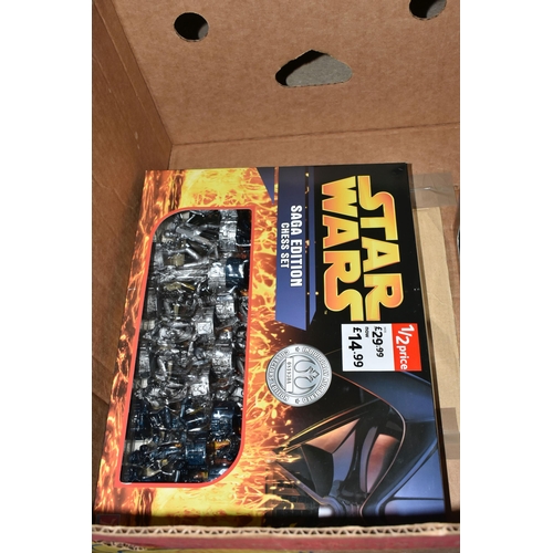 450 - A QUANTITY OF BOXED MODERN STAR WARS TOYS AND GAMES, Hasbro Attack of the Clones Obi-Wan Kenobi's Je... 