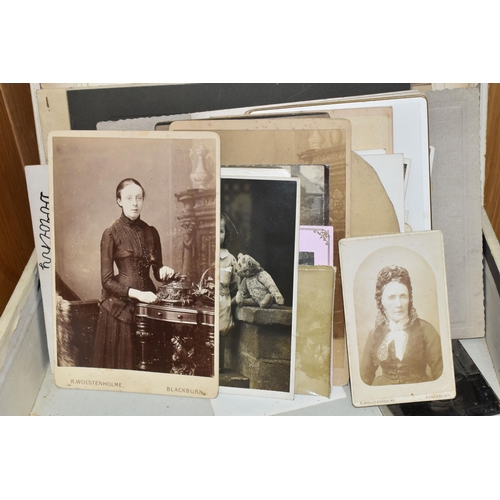 458 - A Small Collection of Victorian /Edwardian Photographs four in wood, leather and gold plated frames