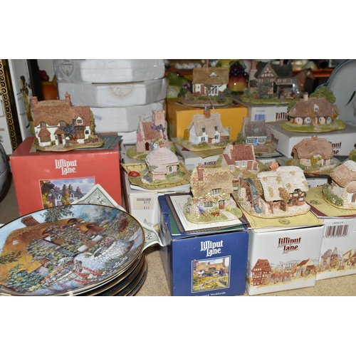 471 - A COLLECTION OF BOXED LILLIPUT LANE COTTAGES, most with deeds, comprising Cradle Cottage, Junk & Dis... 