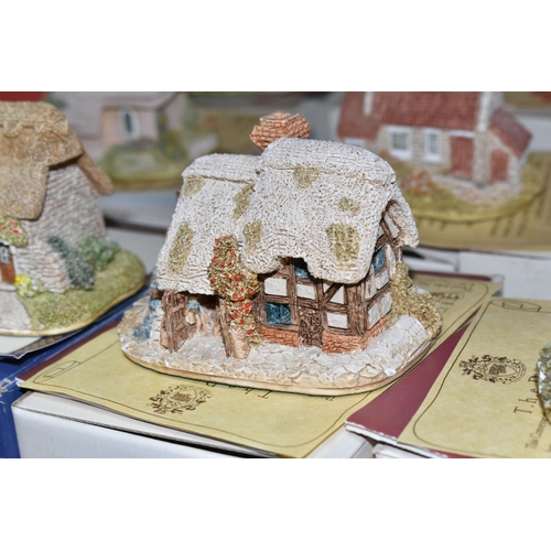 471 - A COLLECTION OF BOXED LILLIPUT LANE COTTAGES, most with deeds, comprising Cradle Cottage, Junk & Dis... 