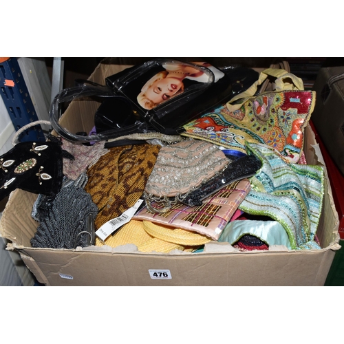 476 - A LARGE BOX OF LADIES' BAGS, a large quantity of evening bags, beach bags, everyday bags, etc in a v... 