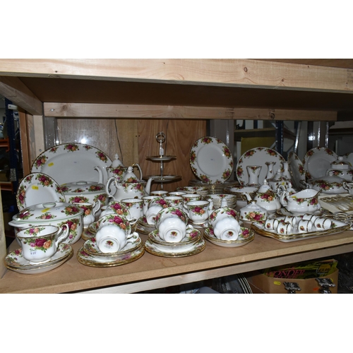 517 - A COLLECTION OF ROYAL ALBERT 'OLD COUNTRY ROSES' PATTERN DINNER, TEA AND GIFT WARES, comprising two ... 