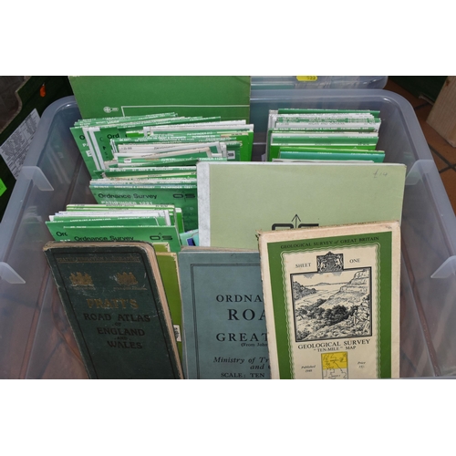 522 - TWO BOXES OF APPROXIMATELY FOUR HUNDRED ORDNANCE SURVEY GREEN PATHFINDER AND OUTDOOR LEISURE MAPS, c... 