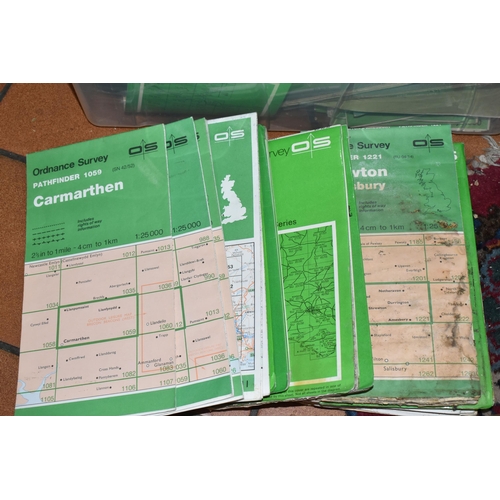 522 - TWO BOXES OF APPROXIMATELY FOUR HUNDRED ORDNANCE SURVEY GREEN PATHFINDER AND OUTDOOR LEISURE MAPS, c... 