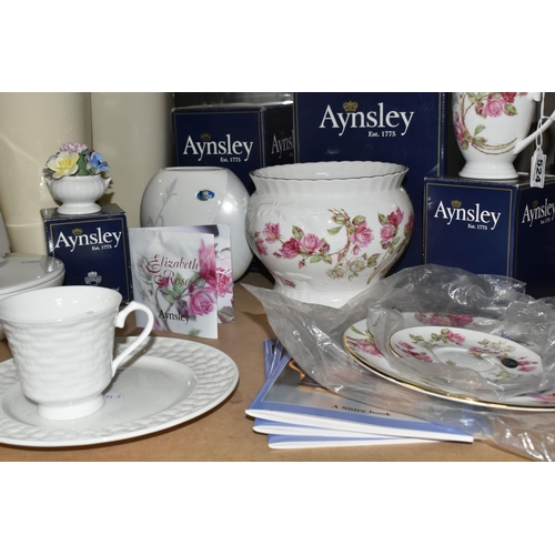 524 - A GROUP OF AYNSLEY GIFT AND TEA WARE, comprising a boxed Cherry Blossom square tray, a boxed Cherry ... 