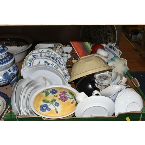 532 - FOUR BOXES AND LOOSE CERAMICS to include a Royal Doulton two tier cake stand, quantity of individual... 