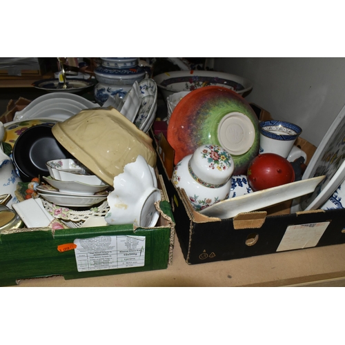 532 - FOUR BOXES AND LOOSE CERAMICS to include a Royal Doulton two tier cake stand, quantity of individual... 