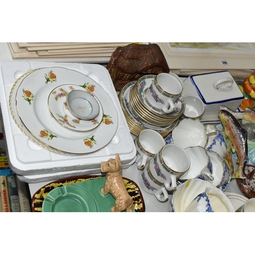 392 - A GROUP OF VINTAGE MISCELLANEOUS ITEMS comprising a partial Longtons art deco style dinner service a... 