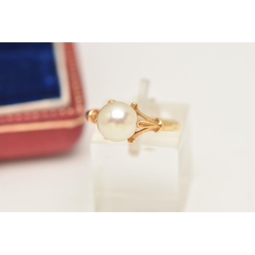 38 - AN 18CT YELLOW GOLD CULTURED PEARL RING, set with a cultured pearl, measuring approximately 8.16mm b... 