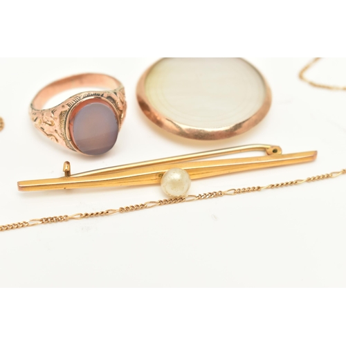 72 - A SMALL SELECTION OF JEWELLERY, to include a 9ct gold bar brooch set with a central cultured pearl, ... 