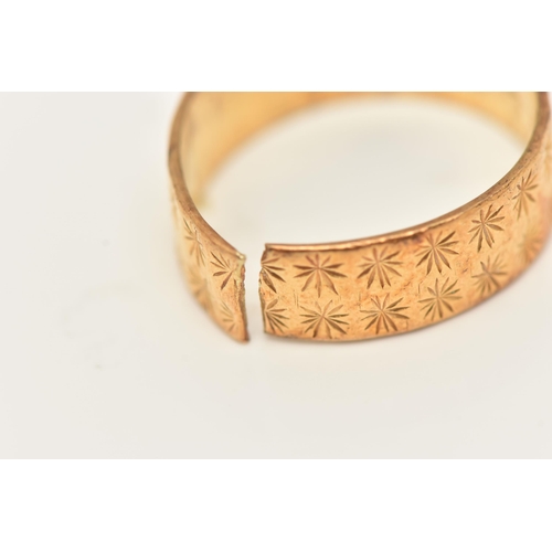 73 - A 22CT GOLD WIDE BAND RING, AF split band with diamond cut pattern, hallmarked 22ct London 1970, app... 