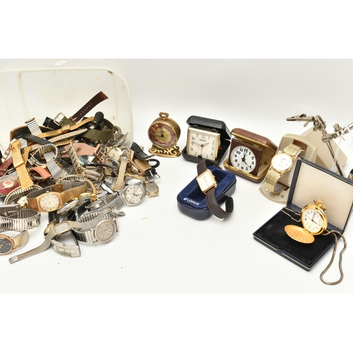 119 - A LARGE COLLECTION OF WATCHES, PORTABLE CLOCKS, A COMPASS, A GROUP OF VARIOUS WRISTWATCH STRAPS AND ... 