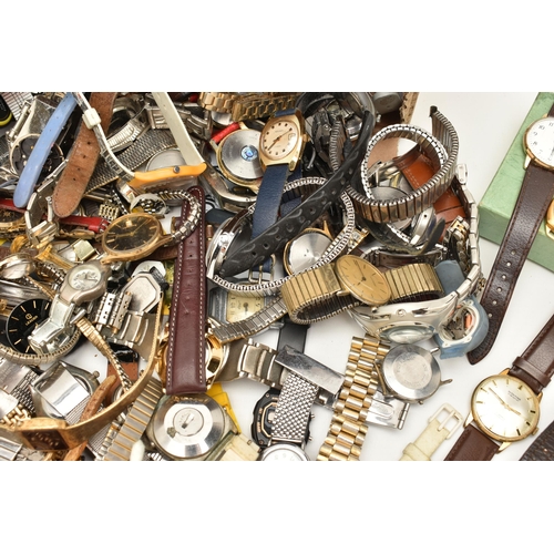 129 - A BOX OF ASSORTED WATCHES, a large assortment of wristwatches, names to include Sekonda, Smiths, Den... 