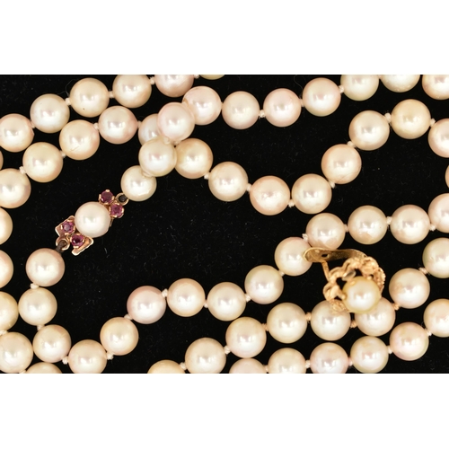 185 - A CULTURED PEARL NECKLACE AND A SINGLE EARRING, the single strand of cultured round white pearls wit... 