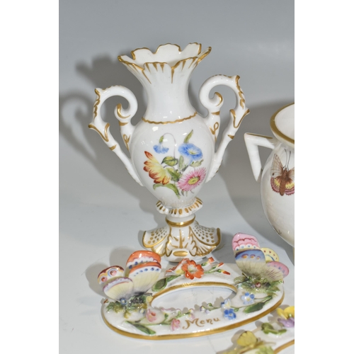 309 - A GROUP OF FIVE NINETEENTH CENTURY PIECES OF ROYAL CROWN DERBY TABLEWARE, comprising a cauldron deco... 