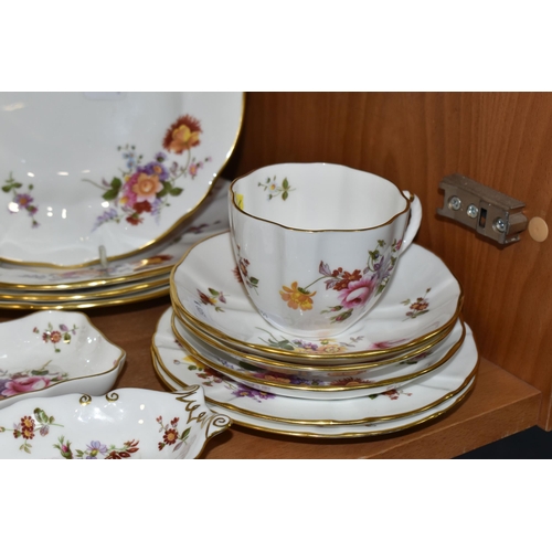 314 - A GROUP OF ROYAL CROWN DERBY 'DERBY POSIES' PATTERN TEAWARE, comprising a cake plate, four side plat... 