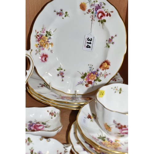 314 - A GROUP OF ROYAL CROWN DERBY 'DERBY POSIES' PATTERN TEAWARE, comprising a cake plate, four side plat... 