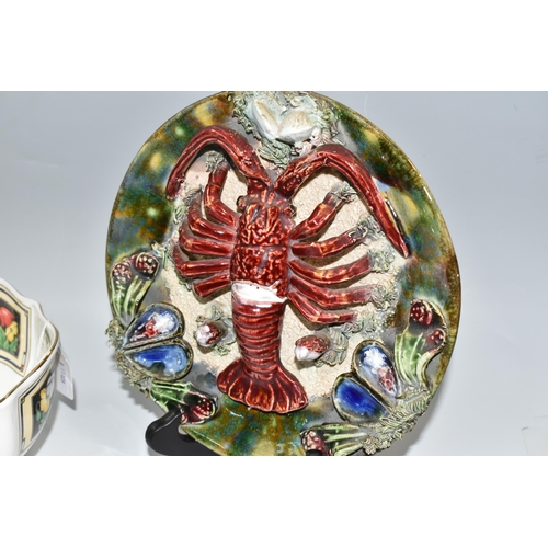 320 - AN AYNSLEY FRUIT BOWL, A PORTUGESE MAJOLICA LOBSTER DISH AND GLASS COCKEREL, comprising an Aynsley A... 