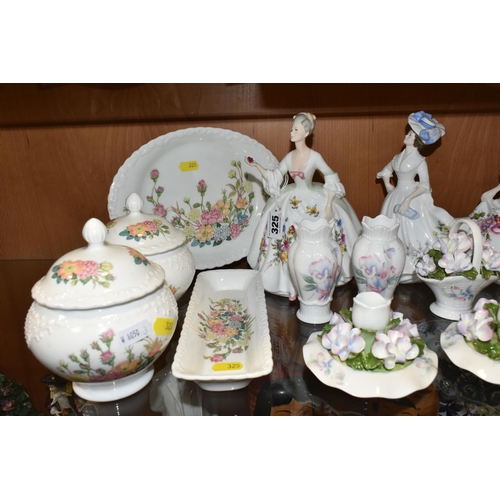 325 - A GROUP OF FIFTEEN PIECES OF NAMED PORCELAIN GIFTWARE AND FIGURINES, comprising two Coalport 'Rose G... 