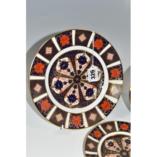 326 - A GROUP OF THREE ROYAL CROWN DERBY IMARI PATTERN CABINET PLATES AND SCENT BOTTLE, comprising an Imar... 