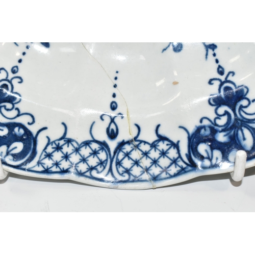 327 - THREE PIECES OF BLUE AND WHITE EIGHTEENTH / NINETEENTH CENTURY PORCELAIN, comprising a Worcester dis... 