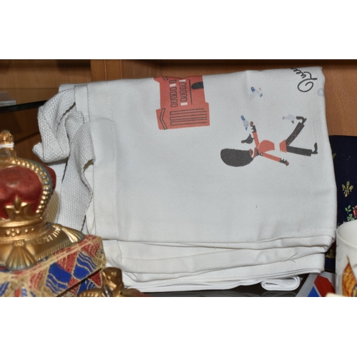 349 - A COLLECTION OF ROYAL COMMEMORATIVE ITEMS, to include a boxed glass medal made to commemorate the vi... 