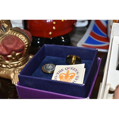 349 - A COLLECTION OF ROYAL COMMEMORATIVE ITEMS, to include a boxed glass medal made to commemorate the vi... 