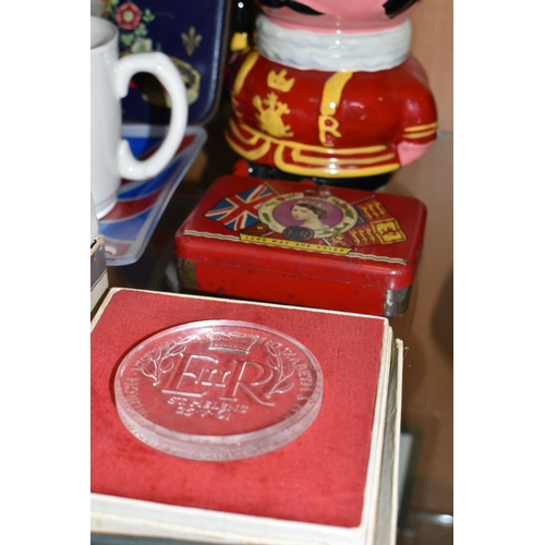 349 - A COLLECTION OF ROYAL COMMEMORATIVE ITEMS, to include a boxed glass medal made to commemorate the vi... 