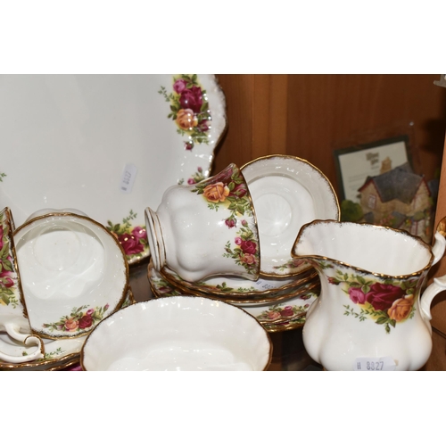 355 - A TWENTY TWO PIECE ROYAL ALBERT OLD COUNTRY ROSES TEA SET, comprising a teapot, a cream jug, a sugar... 