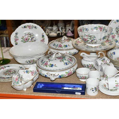 388 - A GROUP OF AYNSLEY PEMBROKE TEA AND DINNER WARES comprising fourteen tea cups, thirteen saucers (one... 