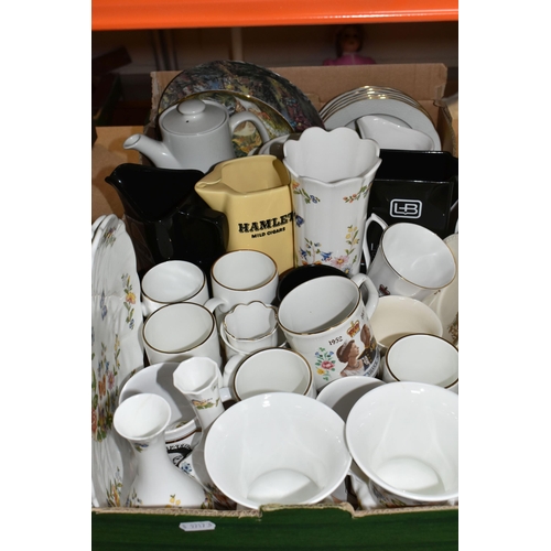 391 - THREE BOXES AND LOOSE CERAMICS to include a large quantity of blue and white Old Willow tea and tabl... 