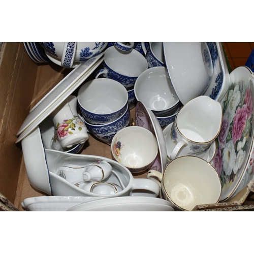 391 - THREE BOXES AND LOOSE CERAMICS to include a large quantity of blue and white Old Willow tea and tabl... 