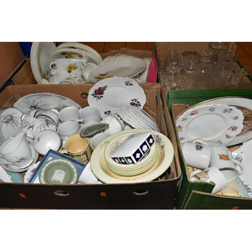 402 - FOUR BOXES OF MIXED CERAMICS AND GLASSWARE to include a box of JAJ Pyrex Autumn Glory dinner wares c... 