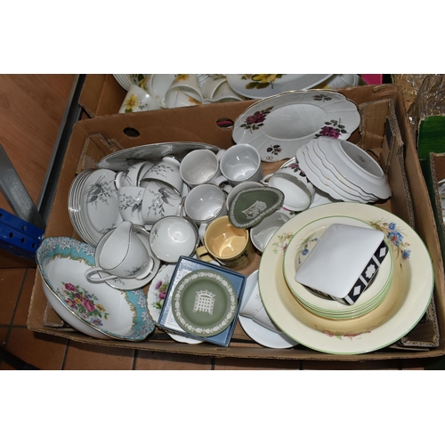 402 - FOUR BOXES OF MIXED CERAMICS AND GLASSWARE to include a box of JAJ Pyrex Autumn Glory dinner wares c... 