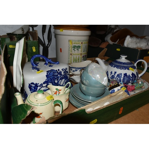 428 - FIVE BOXES AND LOOSE CERAMICS AND GLASS, to include a collection of Royal Family memorabilia, large ... 