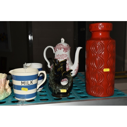 442 - TWO BOXES AND LOOSE ORNAMENTAL CERAMICS to include a red Scheurich Onion vase with marks 286-30 to t... 