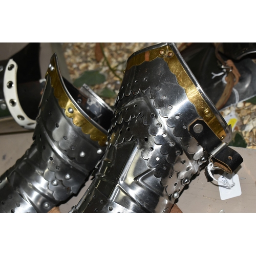 445 - A FULL SET OF ARMOUR AND A MANNEQUIN, full size wearable armour including helmet, breastplate, gaunt... 