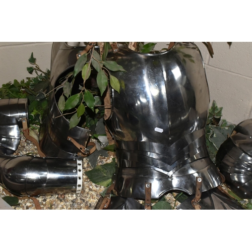 445 - A FULL SET OF ARMOUR AND A MANNEQUIN, full size wearable armour including helmet, breastplate, gaunt... 