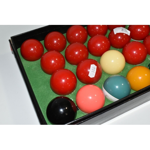 470 - A BOX OF ARAMITH BELGIAN MADE SUPER CRYSTALATE BILLIARD BALLS comprising twenty-two balls in origina... 