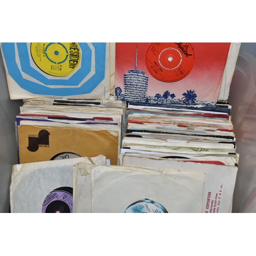 484 - A BOX OF APPROXIMATELY ONE HUNDRED 45 RPM SINGLES to include Bonnie Tyler Holding Out for A Hero, Bo... 