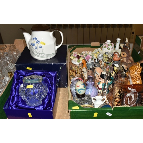 499 - THREE BOXES AND LOOSE CERAMICS AND GLASSWARE, to include a Caithness amethyst swirl bud vase and per... 