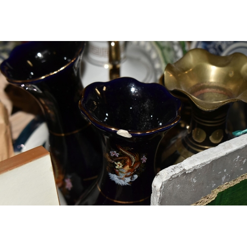 499 - THREE BOXES AND LOOSE CERAMICS AND GLASSWARE, to include a Caithness amethyst swirl bud vase and per... 