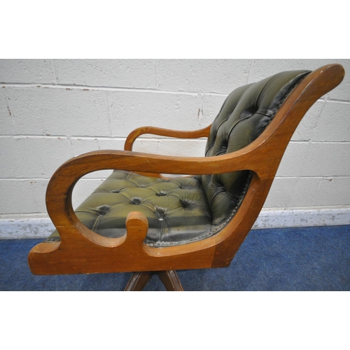 1222 - A 20TH CENTURY GREEN LEATHER BUTTONED OFFICE CHAIR (condition report: missing castor, surface marks,... 