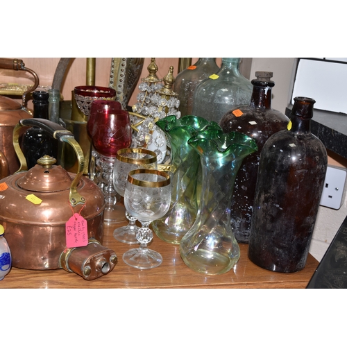 411 - A GROUP OF LOOSE GLASS AND METALWARES to include two copper kettles to include an early electric ket... 