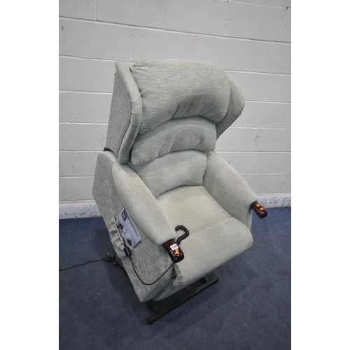 1326 - A HSL GREEN UPHOLSTERED ELECTRIC RISE AND RECLINE ARMCHAIR (PAT pass and working, in need of a minor... 