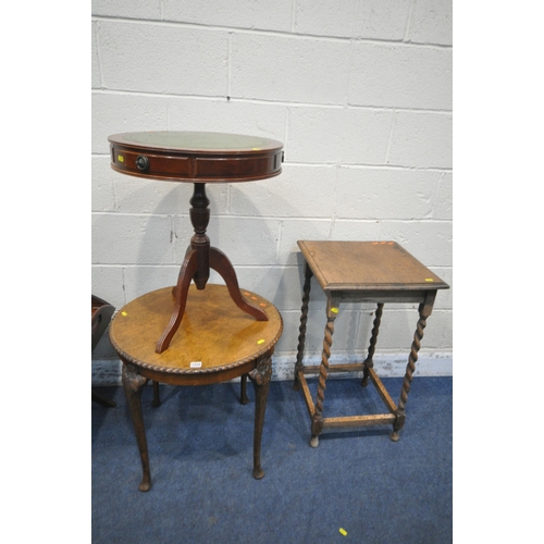 1259 - A SELECTION OF OCCASIONAL FURNITURE, to include an oak side table with a single drawer, a small fold... 