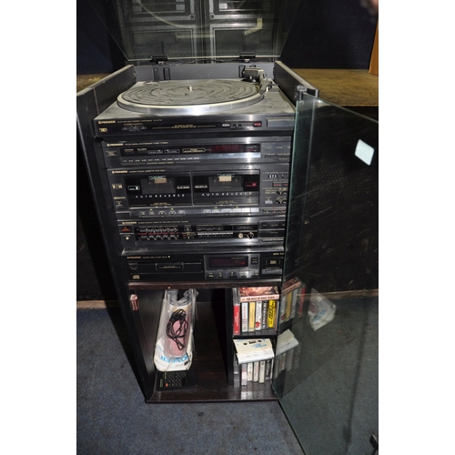 1062 - A VINTAGE PIONEER X88Z HI FI with a PD-z71 CD player, a PL-X77 turntable, a pair of S-222x speaker, ... 